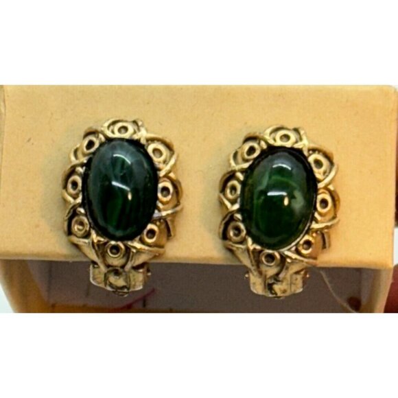 Dark Green Glass Cabochon Clip On Earrings Gold Tone Oval Classic Vintage - Picture 2 of 5
